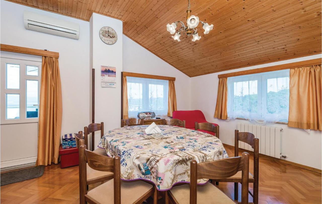 Beautiful Apartment In Brsec With Kitchen Екстериор снимка